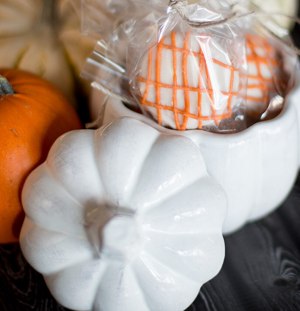 White Chocolate Covered Pumpkin Spice OREOs
