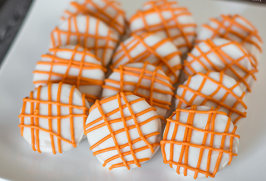 White Chocolate Covered Pumpkin Spice OREOs