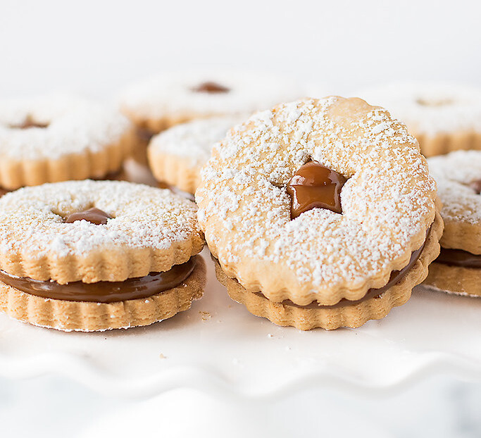 Peruvian Alfajores Recipe - Dulce de Leche Sandwich Cookies