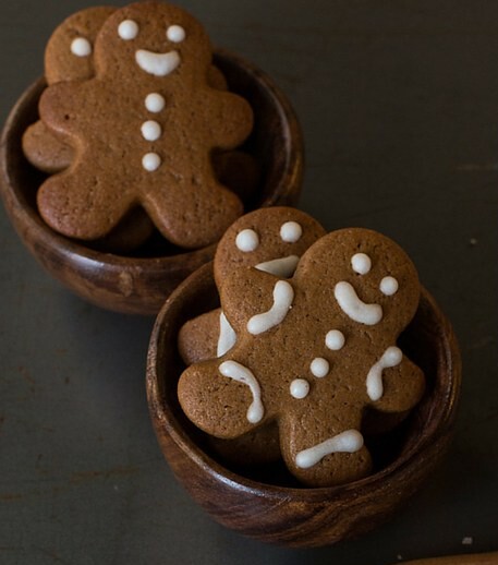 Rich molasses and traditional gingerbread spices yield a seasonally delicious treat in this recipe for Gingerbread Spice Caramels